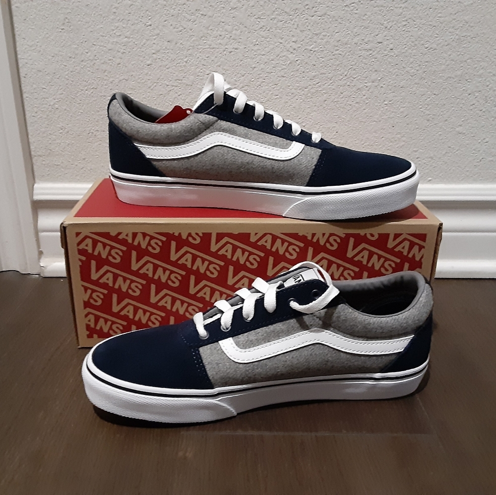 Vans - Picture 3 of 4